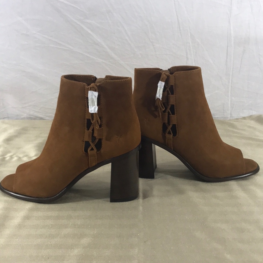 NEW FRYE Amy Side Ghillie Ankle Boot - Picture 3 of 8